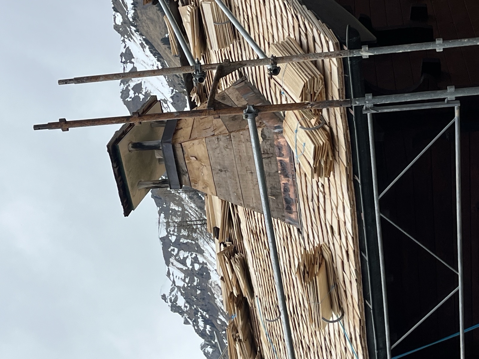 Escalier en bois sur-mesure à Lausanne — menuiserie MI Rénovation
