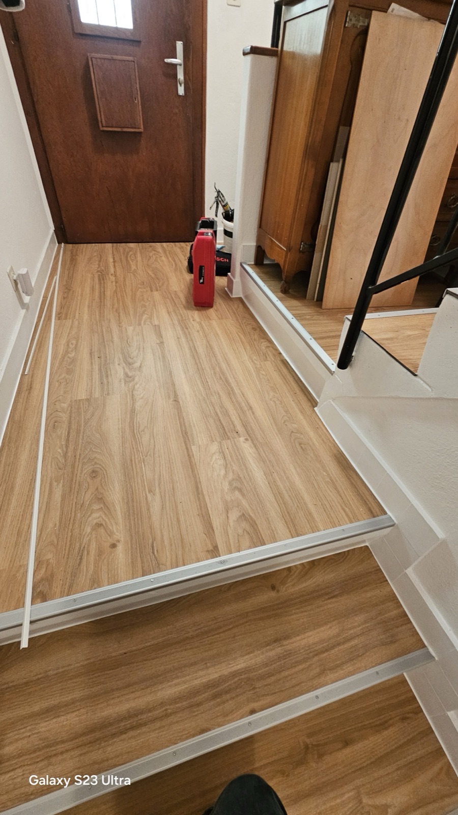 Porte intérieure posée — menuiserie sur-mesure installée par MI Rénovation