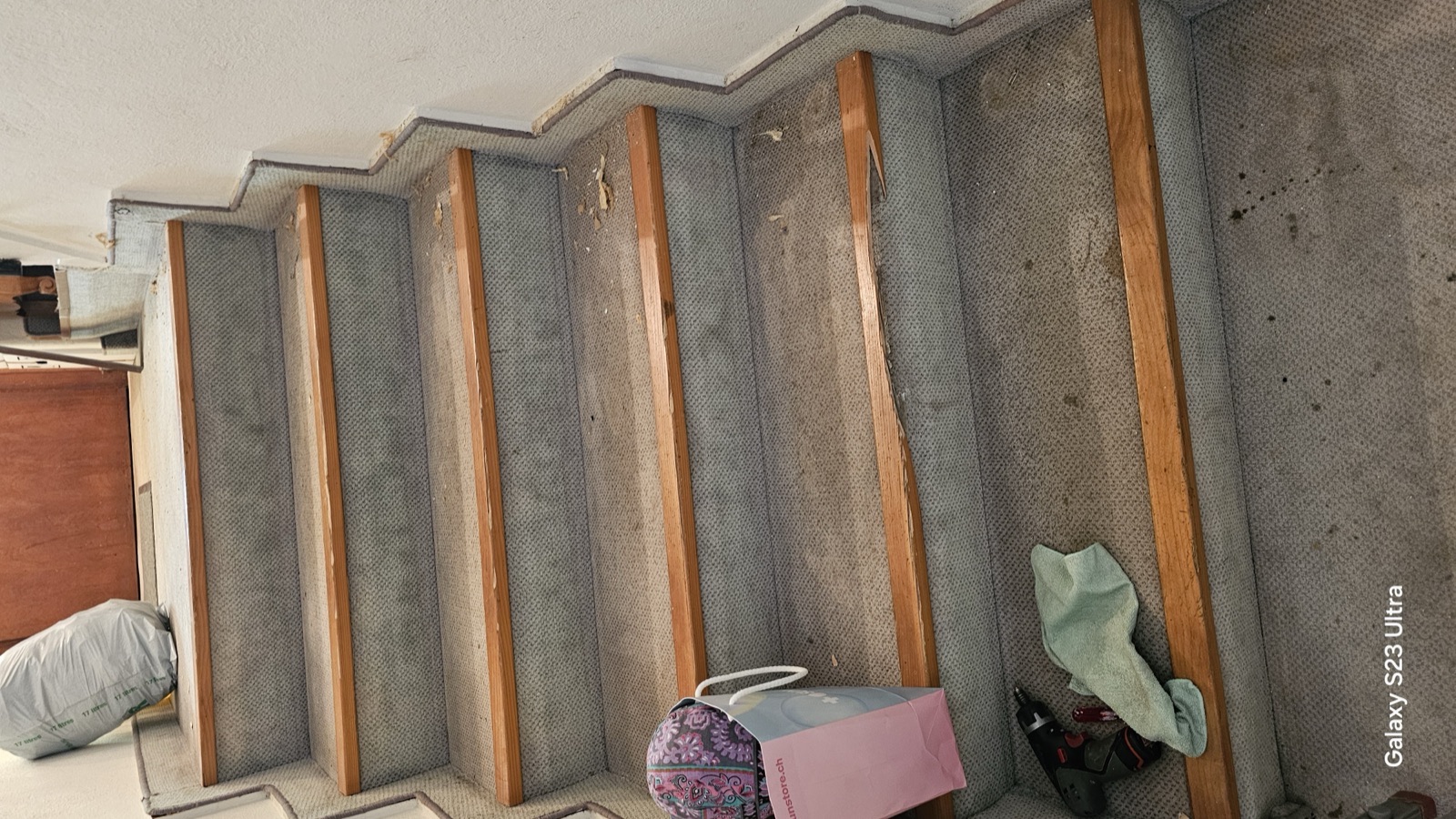 Porte intérieure avant remplacement — menuiserie MI Rénovation à Lausanne