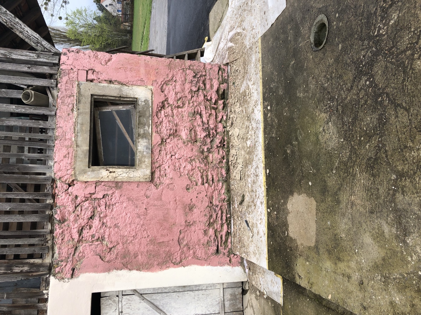 Pièce avant peinture — chantier MI Rénovation à Lausanne